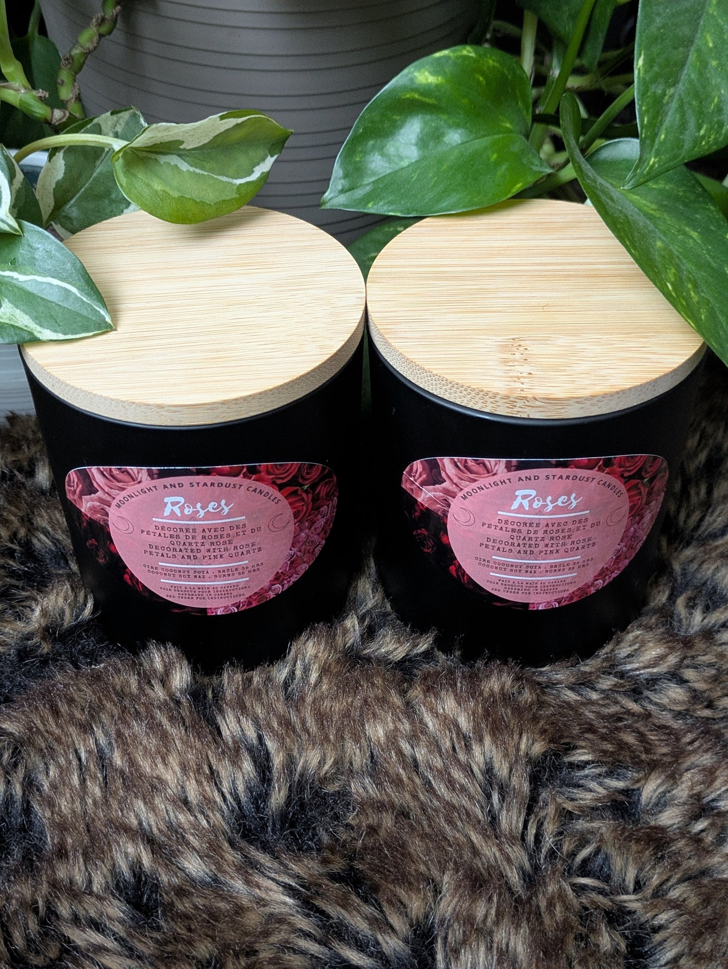 * 1 left * Regular Scent : Roses / 10oz / Wood wick