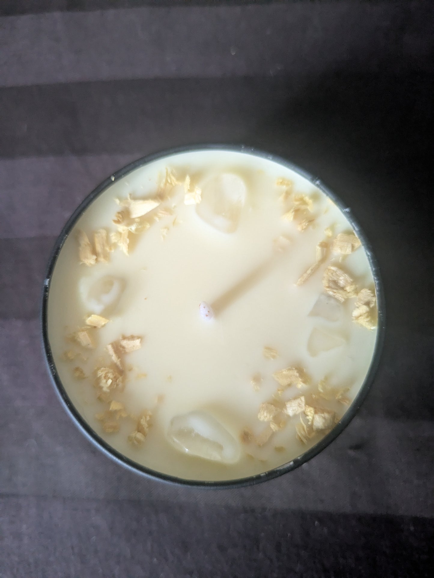 * 1 left * Seasonal (Winter): Sandalwood and bergamot / 4oz / cotton