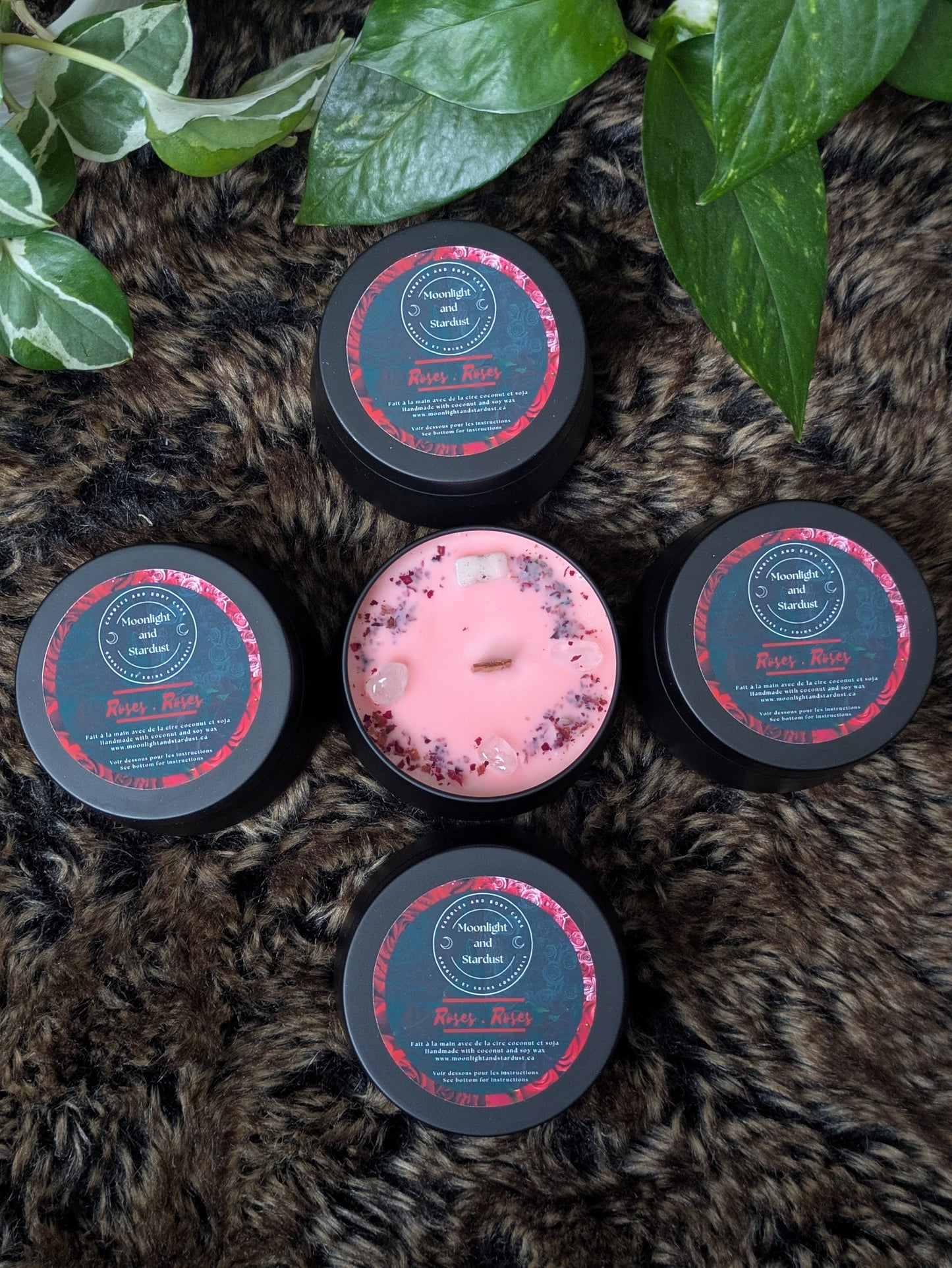 * 2 left * Regular Scent : Roses / 4oz / Wood wick